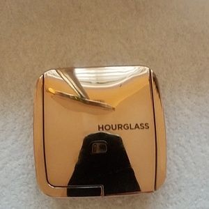 Hourglass Ambient Lighting Blush
